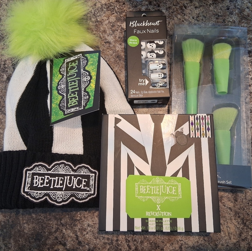 Beetlejuice Beanie and Makeup Set
